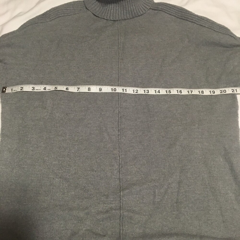 ✨️3 For $20✨️  Women M gray turtleneck long sweater Oversize CoastalGrandma 90s - Picture 5 of 8